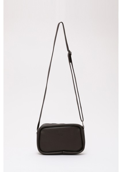 Kahve Rengi Shk62 Tek Bölmeli Suni Deri Ayarlanabilir Askılı Fermuarlı Çapraz Omuz Çantası