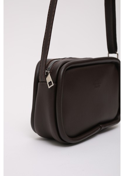 Kahve Rengi Shk62 Tek Bölmeli Suni Deri Ayarlanabilir Askılı Fermuarlı Çapraz Omuz Çantası fırsatları