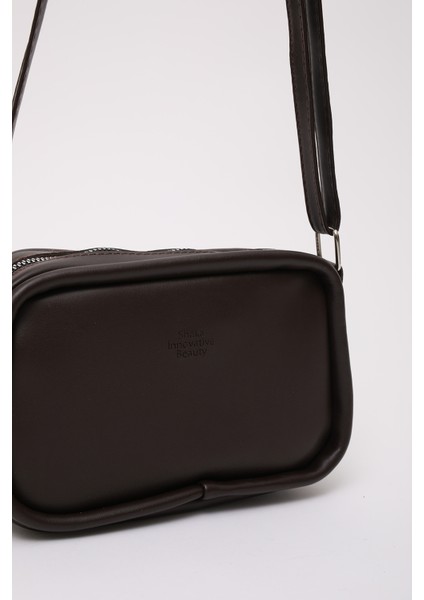 Kahve Rengi Shk62 Tek Bölmeli Suni Deri Ayarlanabilir Askılı Fermuarlı Çapraz Omuz Çantası indirimleri