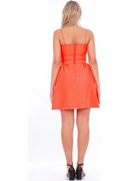 Kadın Straplez Midi Elbise Yazın Şıklığını Yansıtan Özel Tasarım modelleri