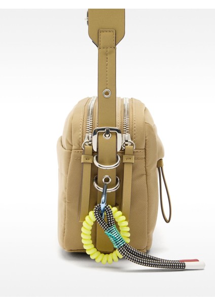 Aksesuarlı Teknik Kumaş Çanta fiyatları