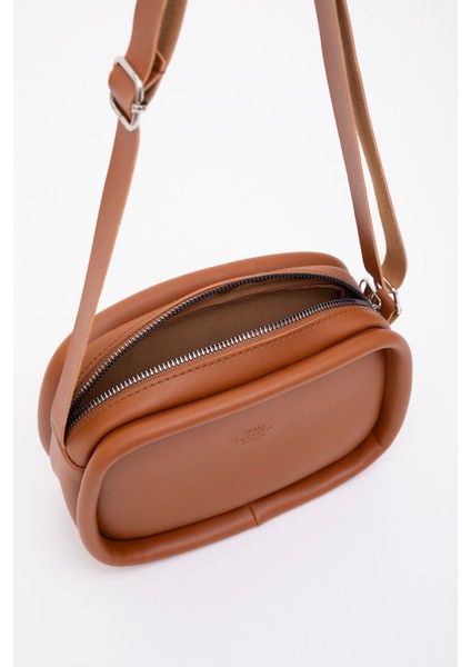 Taba Shk62 Tek Bölmeli Suni Deri Ayarlanabilir Askılı Fermuarlı Çapraz Omuz Çantası