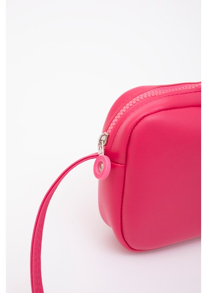 Fuşya U23 Suni Deri ,tek Bölmeli, Fermuarlı,süet Iç Kumaş, Ayarlanabilir Askılı, Mini Urban Omuz Çantası