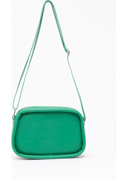 Çimen Yeşili Shk62 Tek Bölmeli Suni Deri Ayarlanabilir Askılı Fermuarlı Çapraz Omuz Çantası