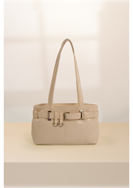 Krem SHK233 Kırışık Dokulu Suni Deri Fermuarlı Tek Bölmeli Kemer Detaylı El, Kol ve Omuz Çantası