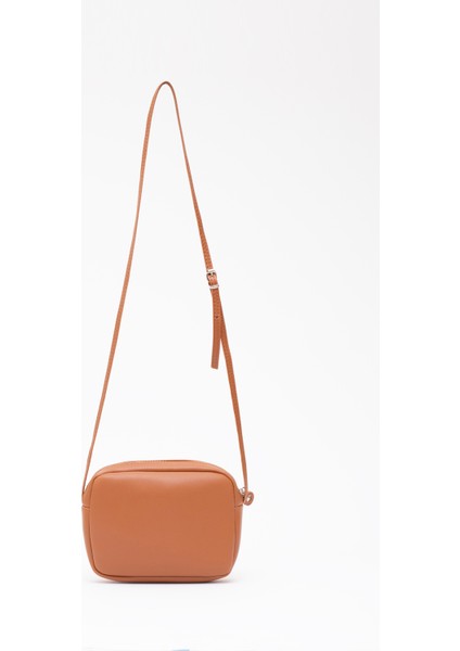 Taba U23 Suni Deri ,tek Bölmeli, Fermuarlı,süet Iç Kumaş, Ayarlanabilir Askılı, Mini Urban Omuz Çantası fırsatları