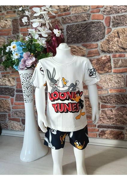 Looney Tunes Yazılı Bugs Bunny Karakterli T-Shirt Şort Takım
