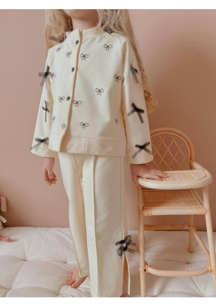 Fiyonk Işlemeli Kız Çocuk Hırkalı Alt Üst Takım modelleri