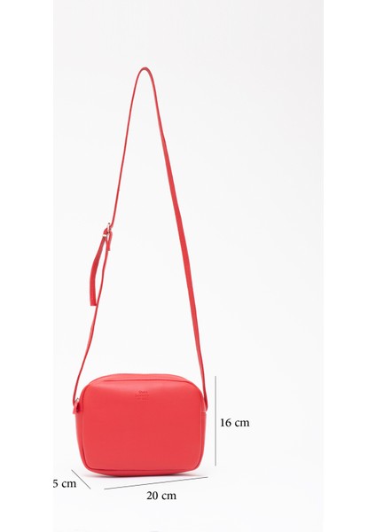 Kırmızı U23 Suni Deri ,tek Bölmeli, Fermuarlı,süet Iç Kumaş, Ayarlanabilir Askılı, Mini Urban Omuz Çantası fiyatları
