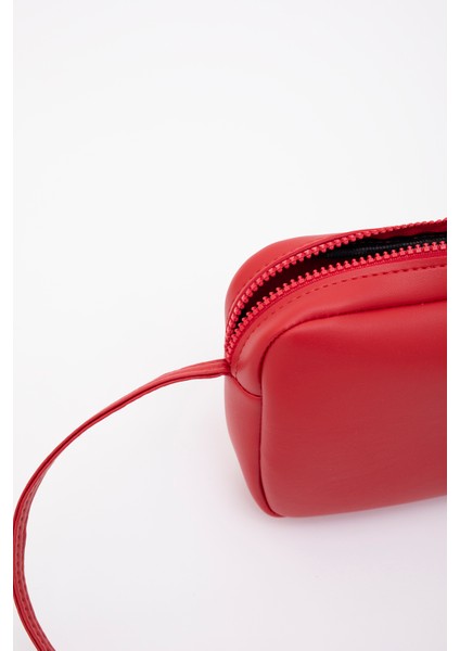 Kırmızı U23 Suni Deri ,tek Bölmeli, Fermuarlı,süet Iç Kumaş, Ayarlanabilir Askılı, Mini Urban Omuz Çantası