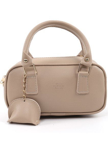 Vizon SHK207 Suni Deri Charm Detaylı Fermuarlı Ayarlanabilir Askılı El, Kol ve Omuz Çantası U:14 E:24 G:8 cm