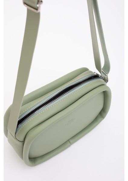 Mint Yeşil Shk62 Tek Bölmeli Suni Deri Ayarlanabilir Askılı Fermuarlı Çapraz Omuz Çantası