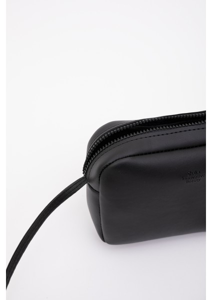 Siyah U23 Suni Deri ,tek Bölmeli, Fermuarlı,süet Iç Kumaş, Ayarlanabilir Askılı, Mini Urban Omuz Çantası