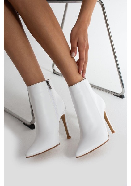 10.5 cm Beyaz Sivri Burun Kadın Topuklu Bot modelleri
