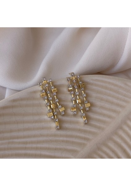 Premium Sallantılı Taşlı Küpe