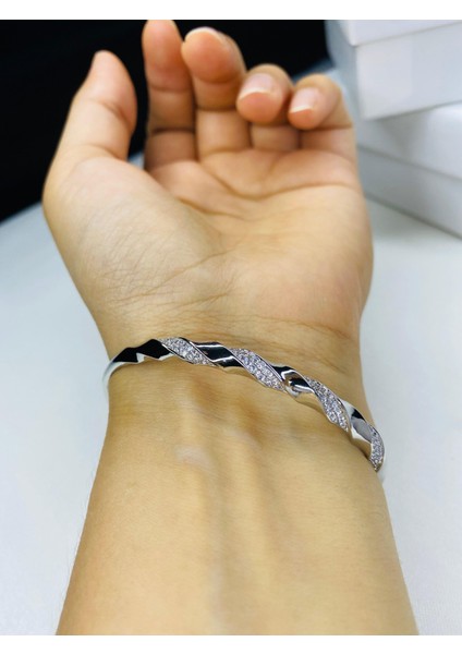 Zirkon Taşlı Şık Tasarım Çelik Kadın Kelepçe Bileklik modelleri