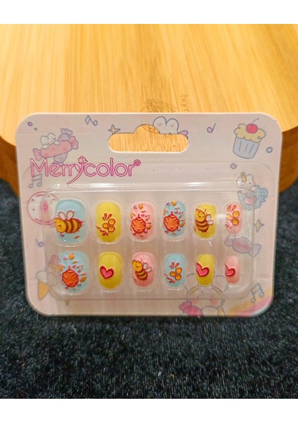 Lüks Figürlü Çocuk Takma Tırnak