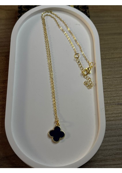 Van Cleef Yonca Kolye indirimleri