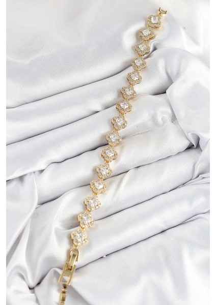 Pirinç Zirkon Taşlı Yonca Baget Model Gold Renk Vıp Seri Kadın Bileklik fiyatları