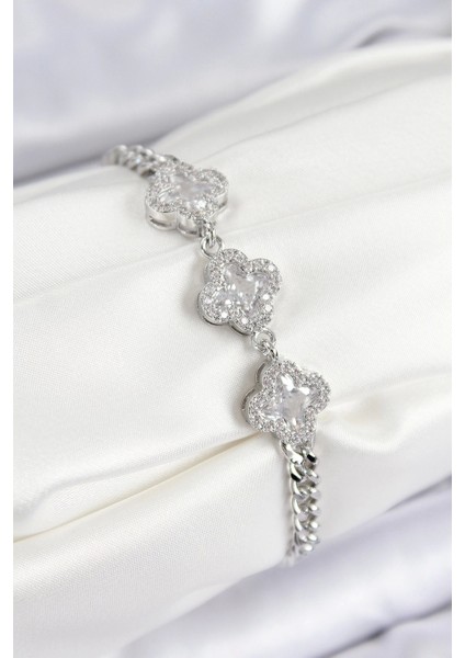 Pirinç Zirkon Taşlı Yonca Model Gümüş Renk Kadın Bileklik