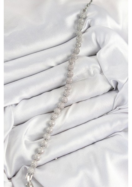 Pirinç Zirkon Taşlı Yarım Topcuk Model Gümüş Renk Vıp Seri Kadın Bileklik fiyatları