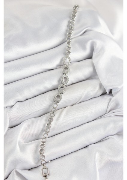 Pirinç Zirkon Taşlı Oval Model Gümüş Renk Kadın Bileklik fiyatları