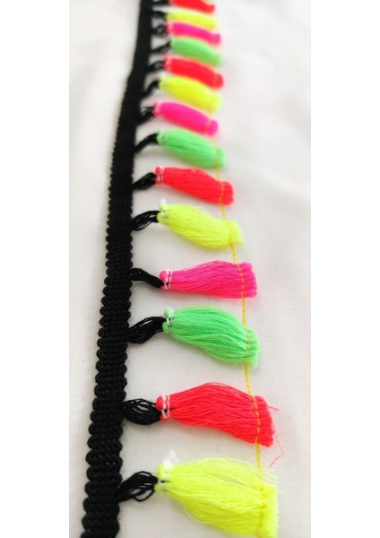 Siyah Kenar Rengarenk Püskül Saçak