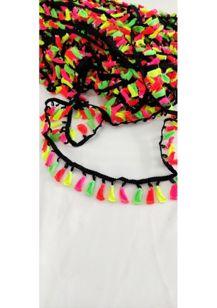 Siyah Kenar Rengarenk Püskül Saçak fiyatları