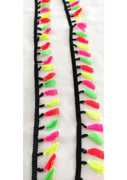 Siyah Kenar Rengarenk Püskül Saçak modelleri