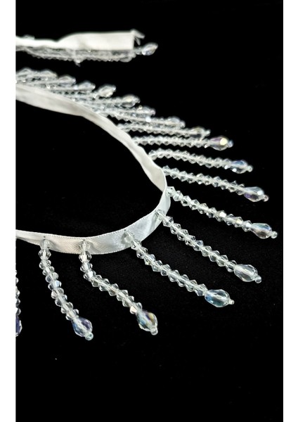 Beyaz Salen Üzerine Şeffaf Boncuklu Saçak Şerit ( 5,5 cm )