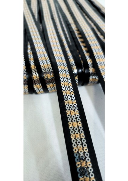 Siyah Deri Üzeri Gümüş Pul Payetli Şerit