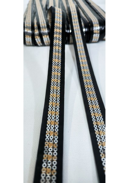 Siyah Deri Üzeri Gümüş Pul Payetli Şerit indirimleri