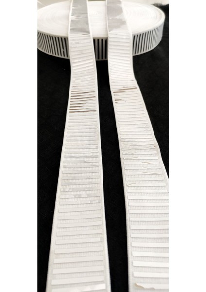 Beyaz Ayna Baskılı Parlak Lastik Şerit