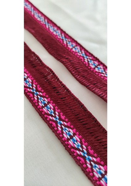 Etnik Şeritli Bordo Renk Püskül