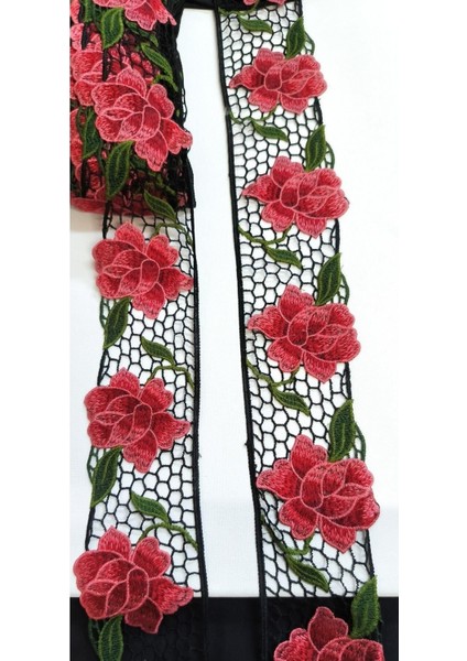 Siyah Fileli Rengarenk Çiçek Nakışlı Kenar Şerit