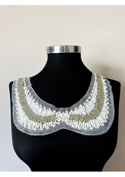 Beyaz Tül Üzerine Incili Boncuklu Dekoralif Yaka