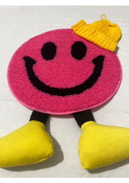 Pembe Gülen Yüz-3 Boyutlu Şapka ve Ayaklı :)