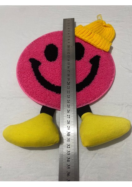 Pembe Gülen Yüz-3 Boyutlu Şapka ve Ayaklı :) fırsatları