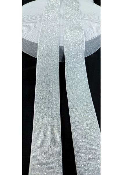 Beyaz Zemin Gümüş Simli Lastik Şerit modelleri