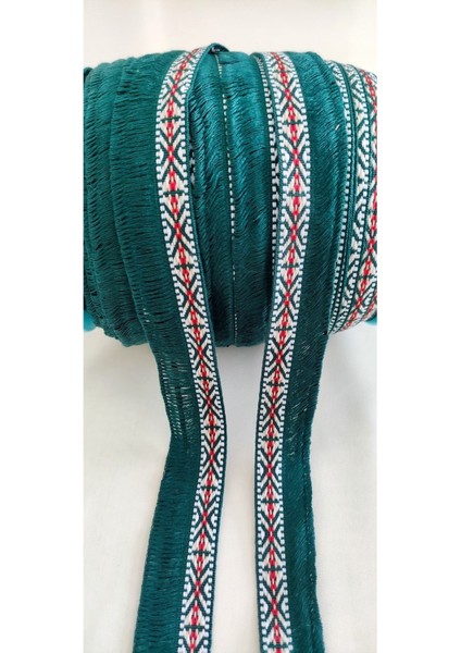 Etnik Şeritli Yeşil Renk Püskül modelleri