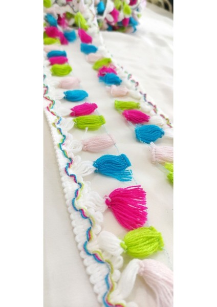 Beyaz Kenar Çam Model Yumuşak Orlon Canlı Renkli Püskül Saçak