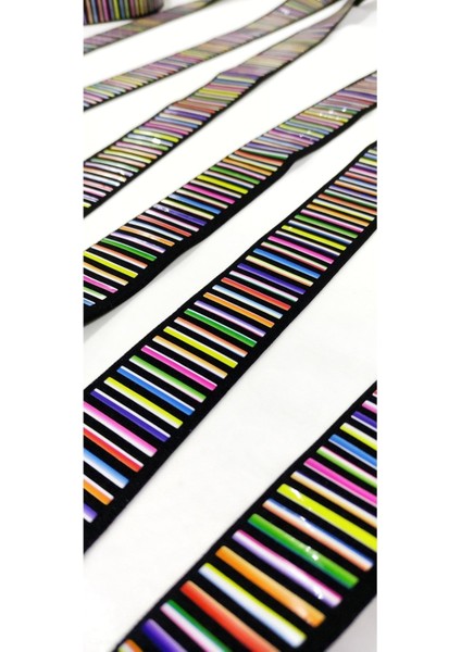 Siyah Gökkuşağı Baskılı Lastik indirimleri