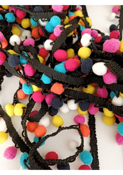 Siyah Kenar Rengarenk Ponponlu Şerit fırsatları