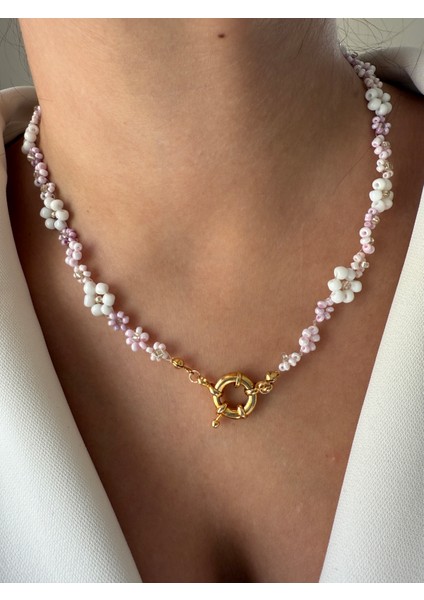 Pembe Beyaz Mini Çiçek Boncuklu El Yapımı Gold Detaylı Kolye