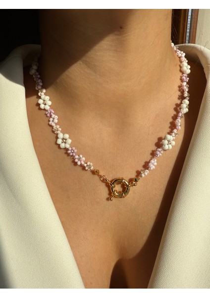 Pembe Beyaz Mini Çiçek Boncuklu El Yapımı Gold Detaylı Kolye indirimleri