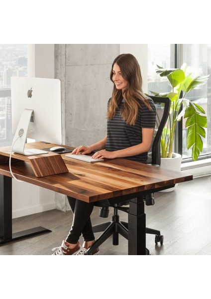 Regula Desk Solid S - Elektrikli Yüksekliği Ayarlanabilir Düz Kenar Masif Ceviz Çalışma Masası - Beyaz Ayak, Ceviz Masif Tabla - Raflı, 200X80 cm fırsatları