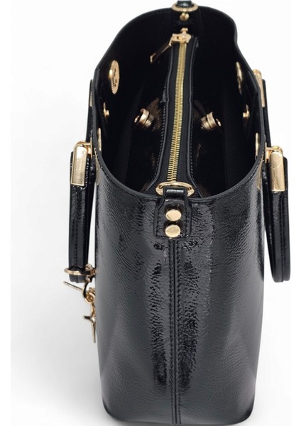 Siyah Kırışık Rugan Charm'lı Klasik Kadın El ve Uzun Askılı Omuz Çantası