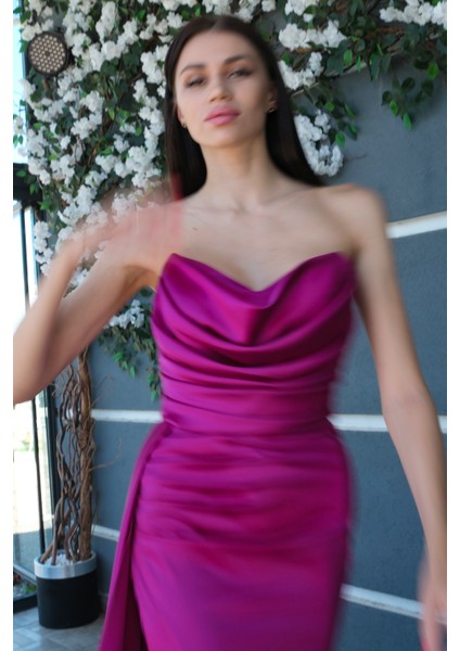 Violet Straplez Drape Detaylı Yırtmaçlı Saten Kumaş Abiye Elbise 1607209.273