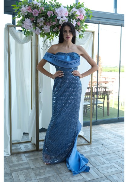 Indigo Drape Yaka Detaylı Payet Işlemeli Uzun Kuşaklı Abiye 9705470.98 indirimleri