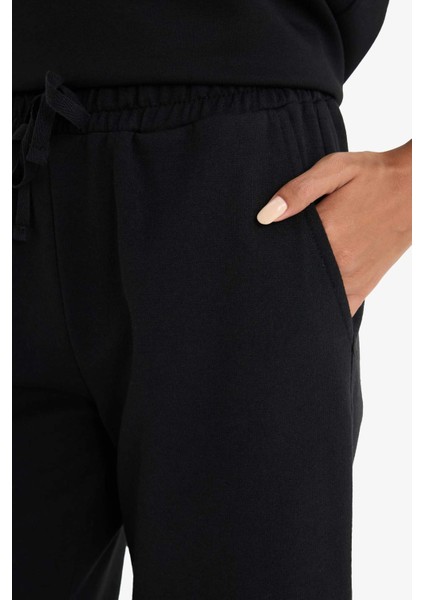 Regular Fit Normal Bel Düz Paça İnce Bermuda Şort W9369AZ25AU indirimleri